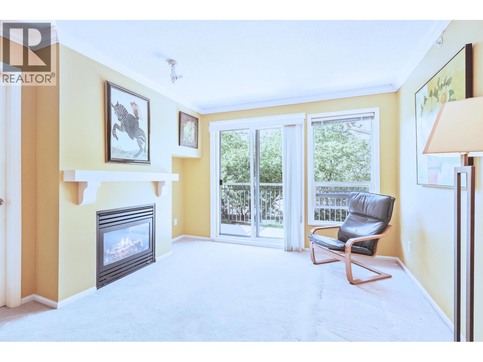 355 1100 E 29TH STREET, North Vancouver, British Columbia