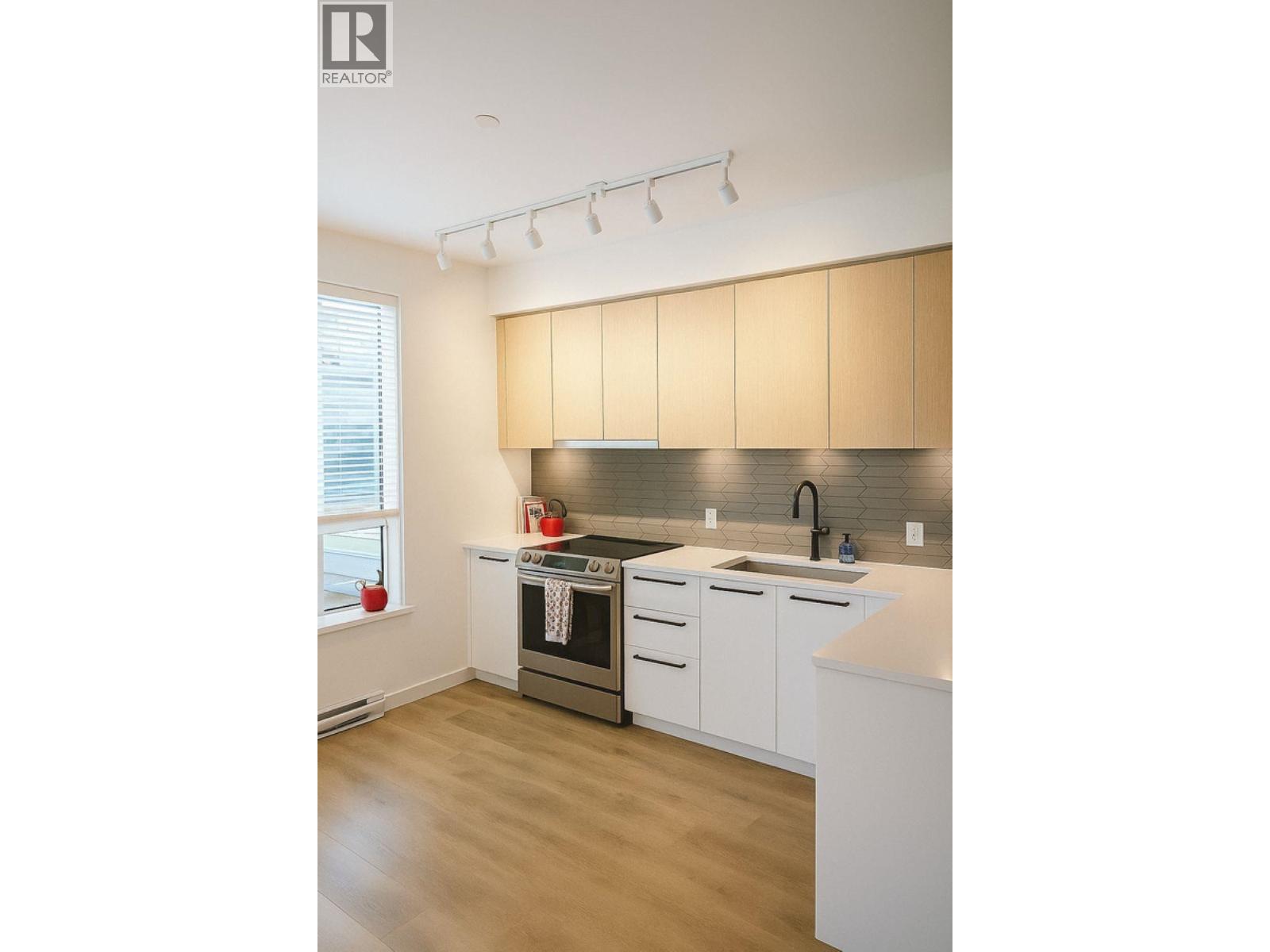 1344 Halyard Place, Squamish, British Columbia  V8B 2A1 - Photo 2 - R3067991