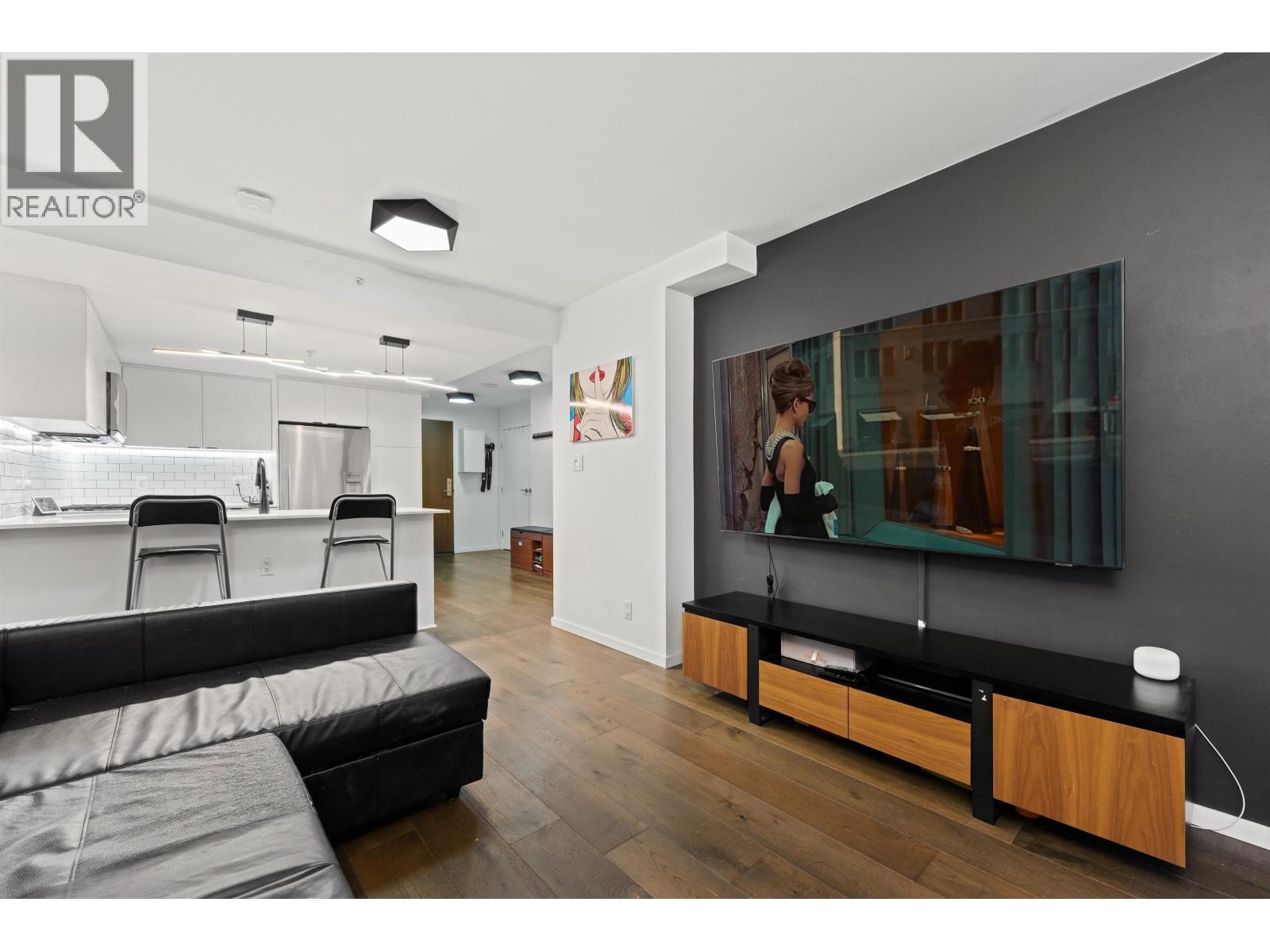 1004 1887 Crowe Street, Vancouver, British Columbia  V5Y 0B4 - Photo 1 - R3068010