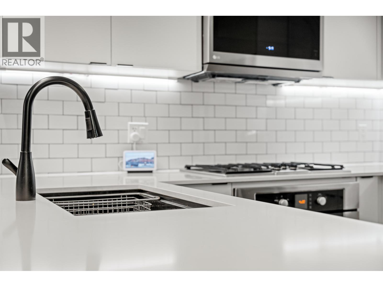 1004 1887 Crowe Street, Vancouver, British Columbia  V5Y 0B4 - Photo 11 - R3068010