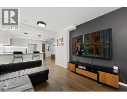 1004 1887 CROWE STREET