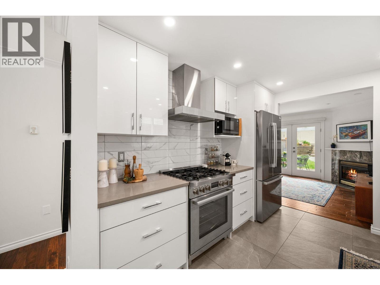 262 E 10th Street, North Vancouver, British Columbia  V7L 2E1 - Photo 14 - R3068021