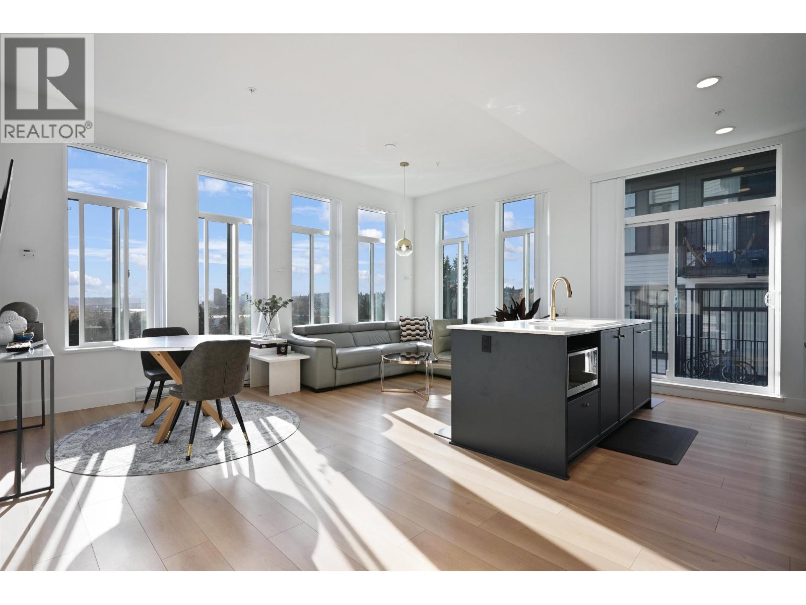 209 718 Edgar Avenue, Coquitlam, British Columbia  V3K 0H2 - Photo 3 - R3068022