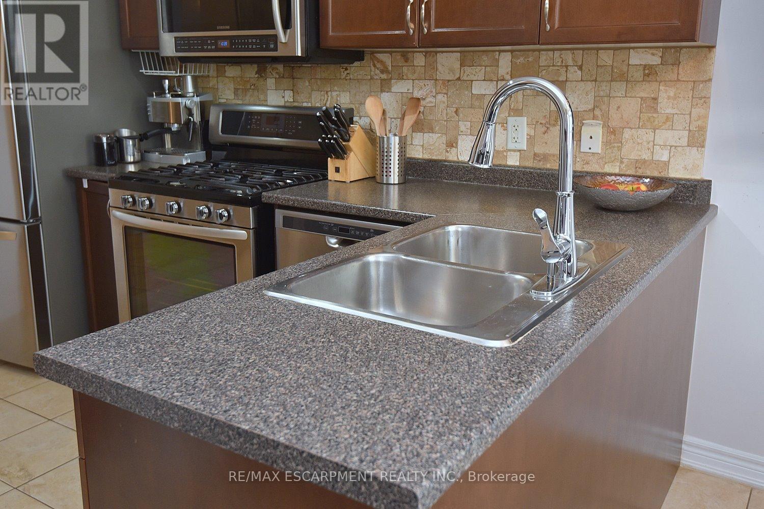 21 - 45 Seabreeze Crescent, Hamilton, Ontario  L8E 0G1 - Photo 16 - X12552770