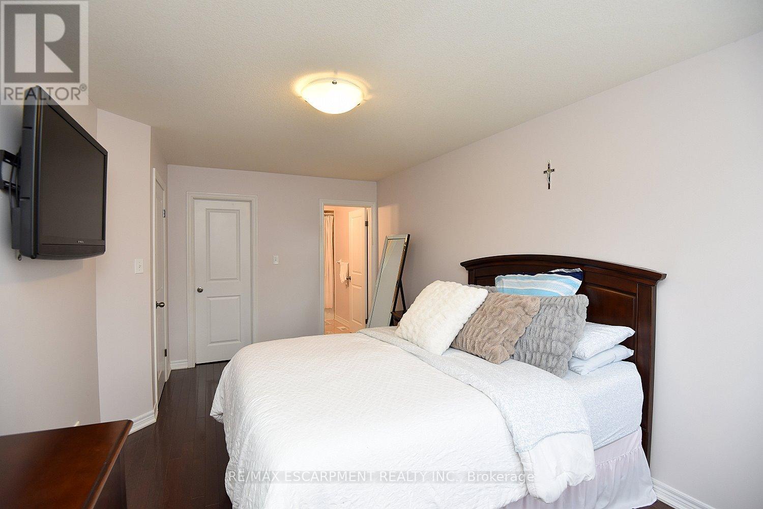 21 - 45 Seabreeze Crescent, Hamilton, Ontario  L8E 0G1 - Photo 24 - X12552770