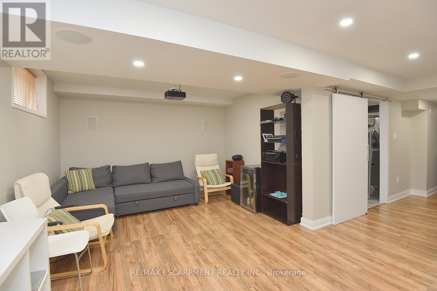 21 - 45 Seabreeze Crescent, Hamilton, Ontario  L8E 0G1 - Photo 35 - X12552770