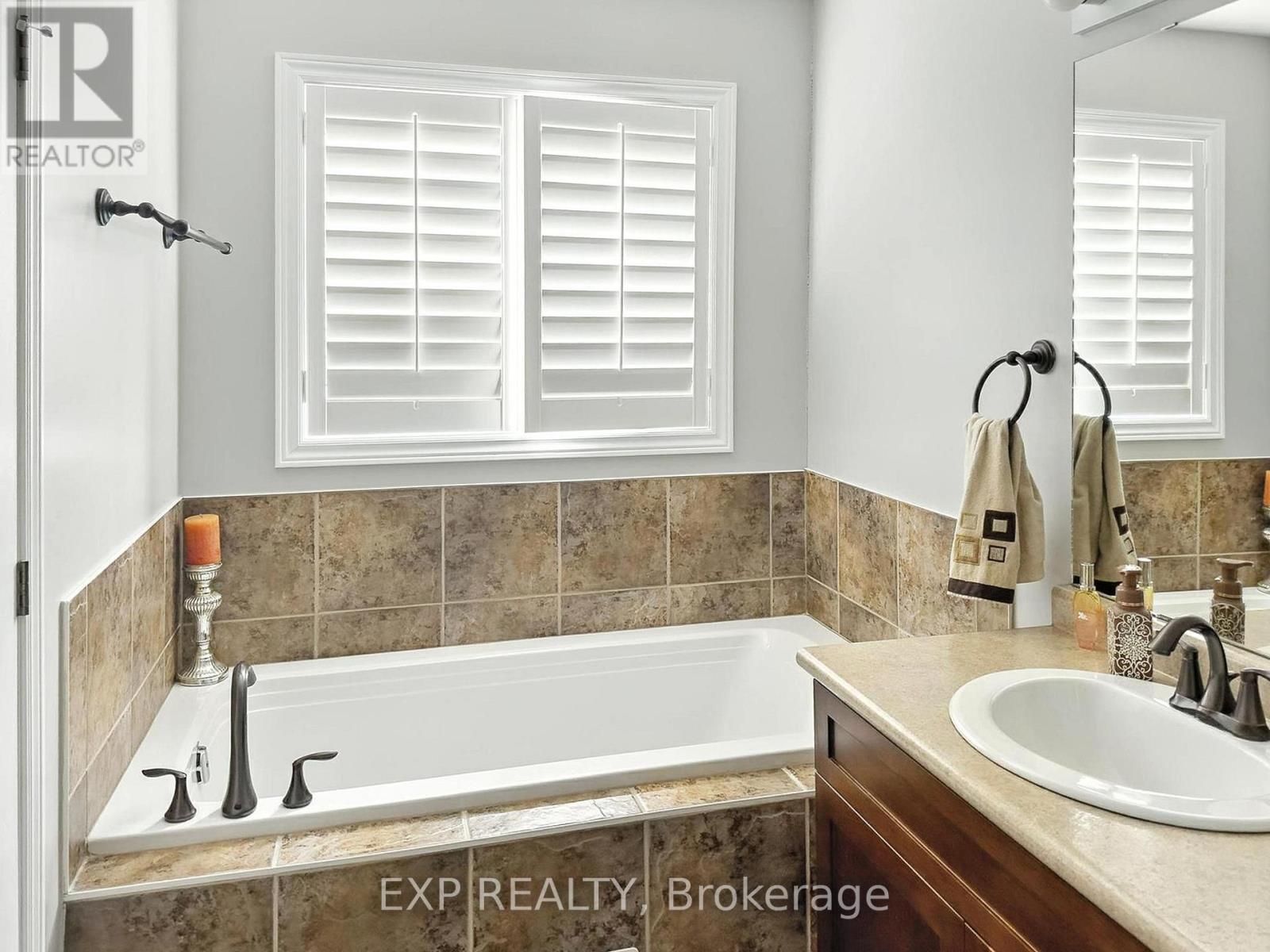 66 Fall Fair Way, Hamilton, Ontario  L0R 1C0 - Photo 9 - X12552788