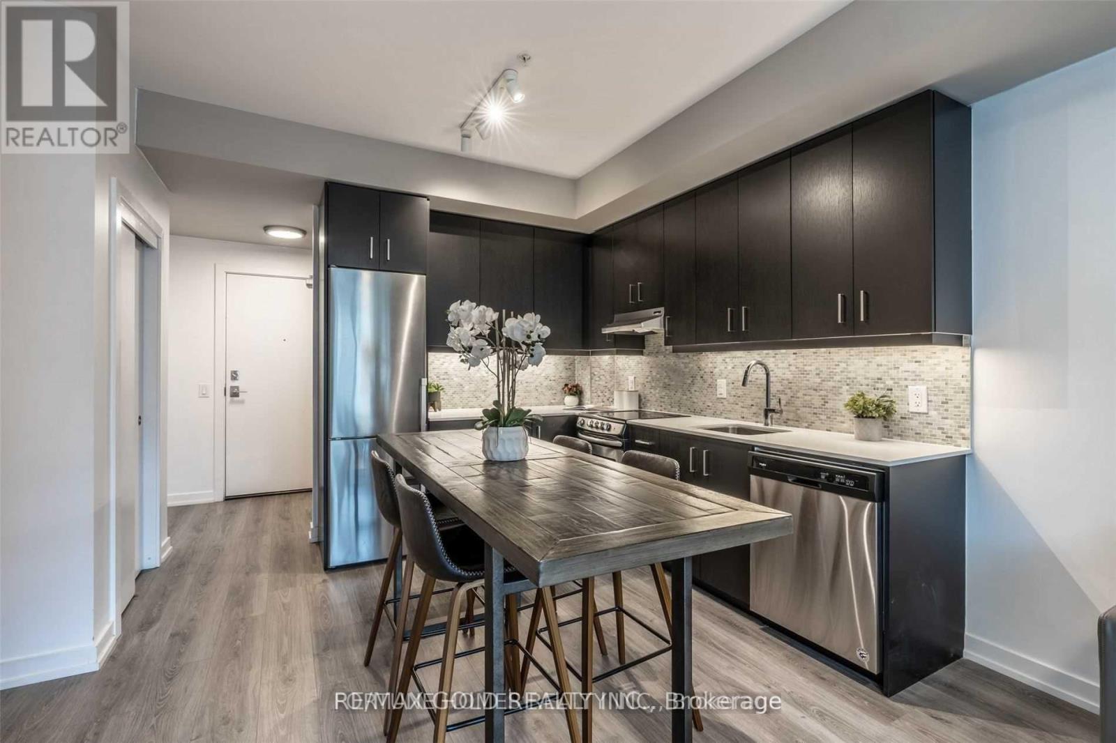 210 - 40 Esplanade Lane, Grimsby, Ontario  L3M 0G9 - Photo 3 - X12552790