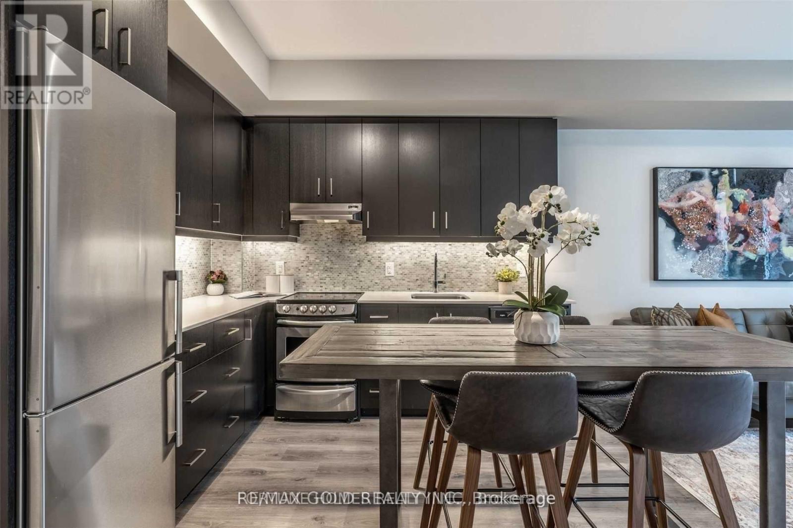 210 - 40 Esplanade Lane, Grimsby, Ontario  L3M 0G9 - Photo 4 - X12552790