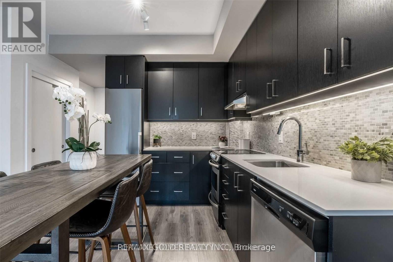 210 - 40 Esplanade Lane, Grimsby, Ontario  L3M 0G9 - Photo 7 - X12552790