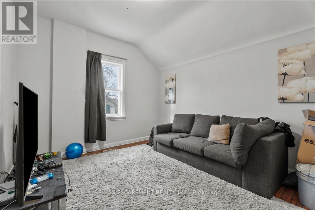 246 Mary Street, Hamilton, Ontario  L8L 4W1 - Photo 15 - X12552794