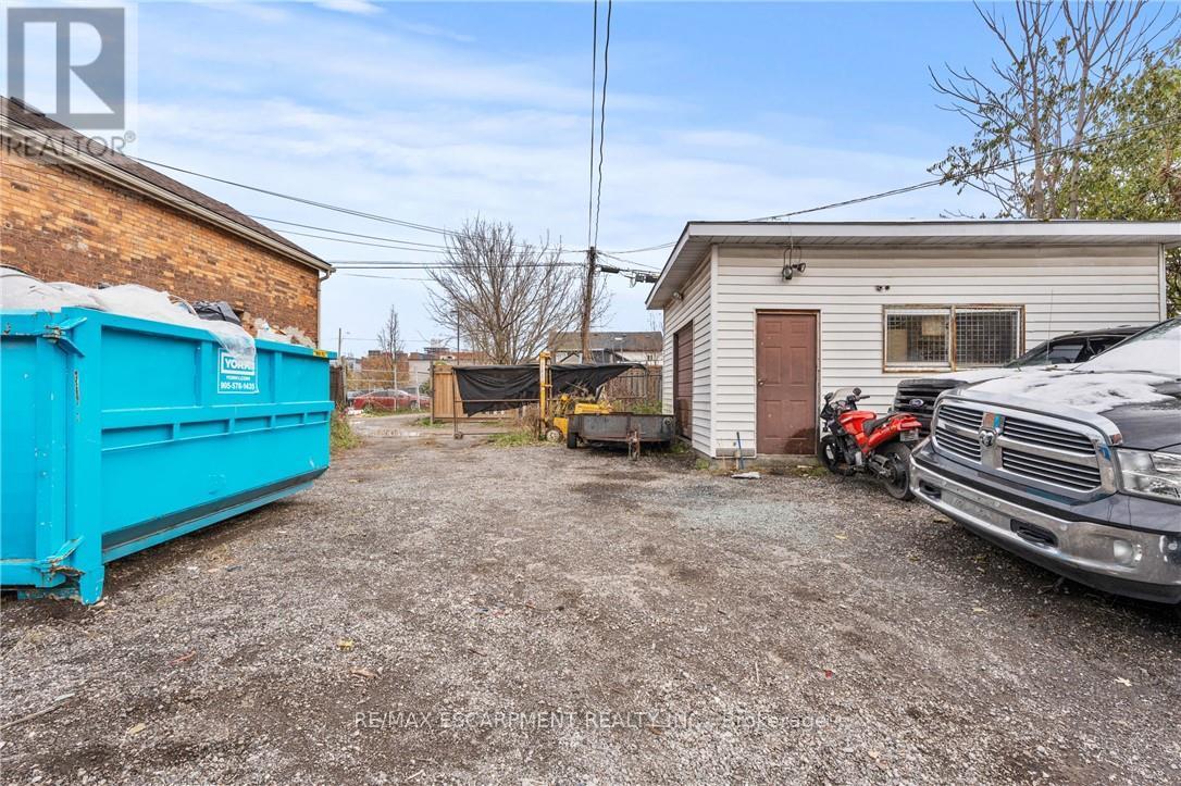 246 Mary Street, Hamilton, Ontario  L8L 4W1 - Photo 25 - X12552794