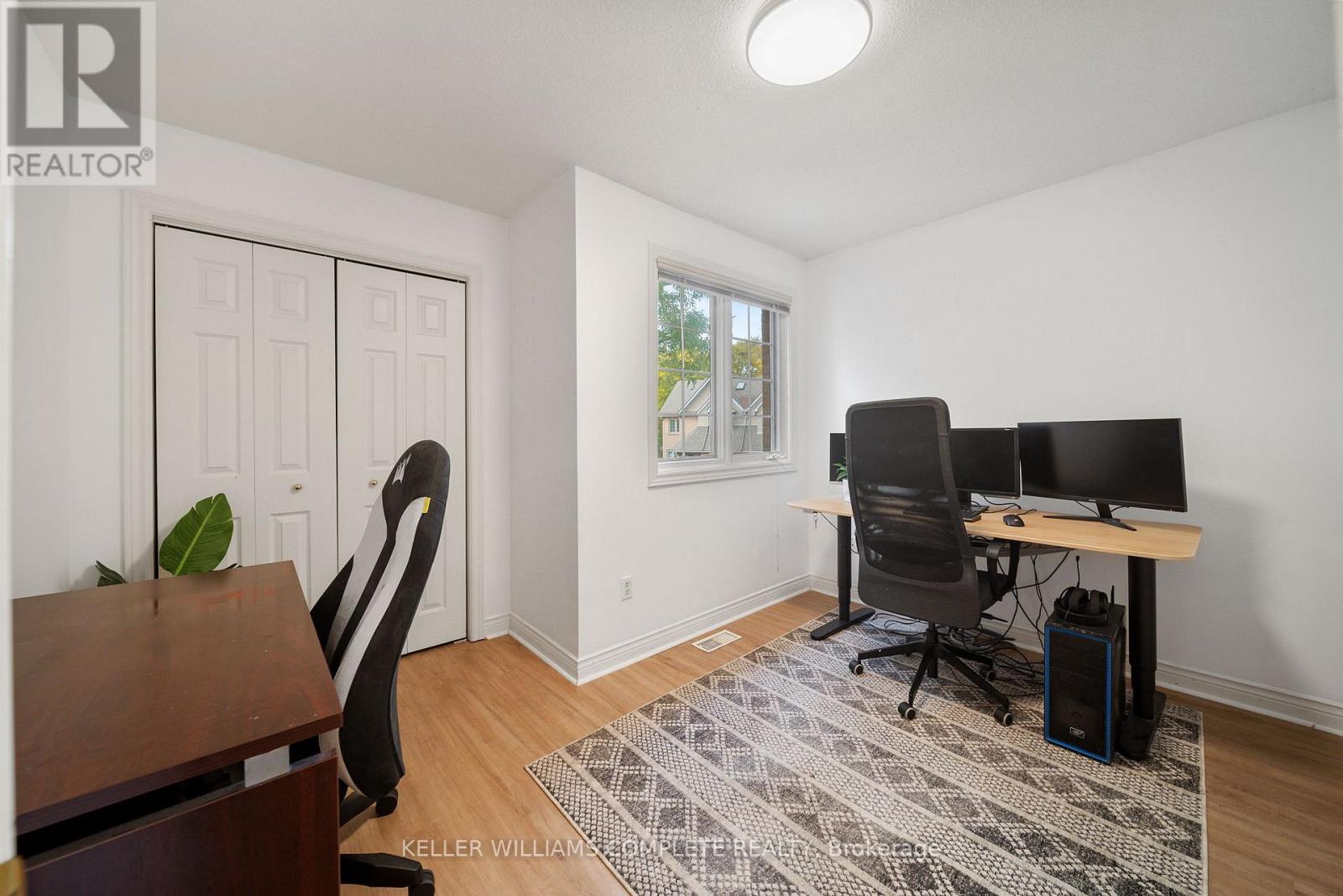 10 - 320 Hamilton Drive, Hamilton, Ontario  L9G 4W6 - Photo 20 - X12552820