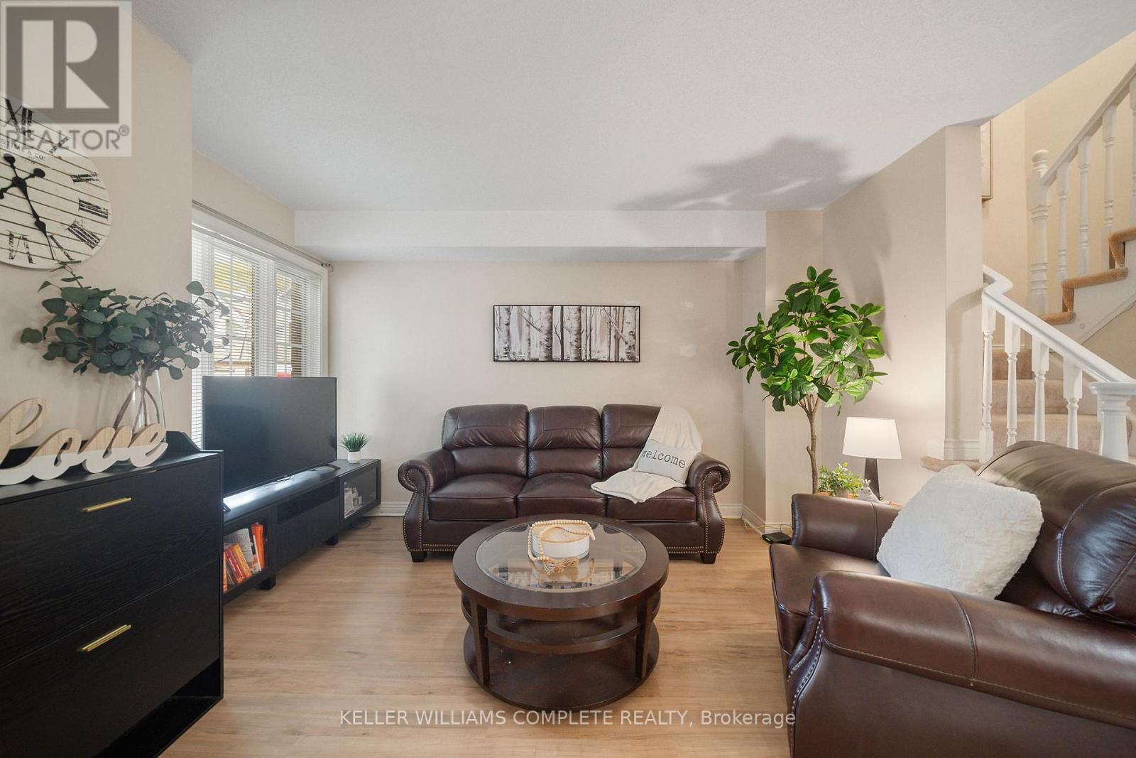 10 - 320 Hamilton Drive, Hamilton, Ontario  L9G 4W6 - Photo 5 - X12552820