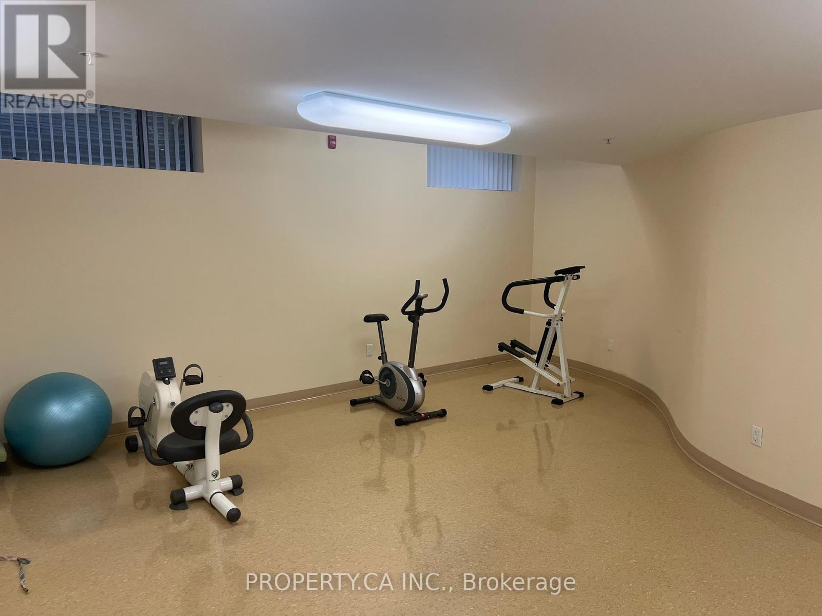 717 Centre Road, Hamilton, Ontario  L8B 0E4 - Photo 12 - X12552830