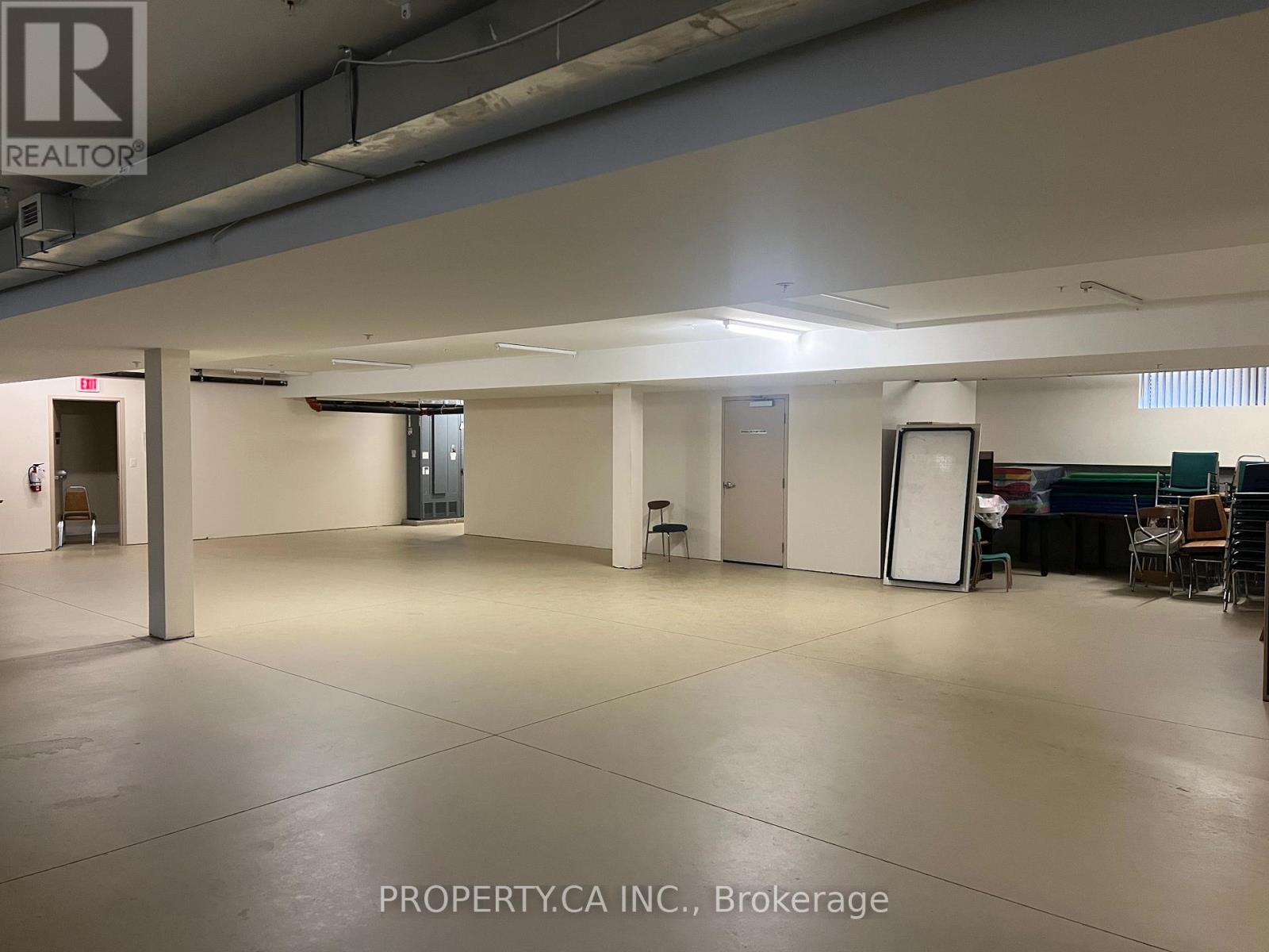 717 Centre Road, Hamilton, Ontario  L8B 0E4 - Photo 14 - X12552830