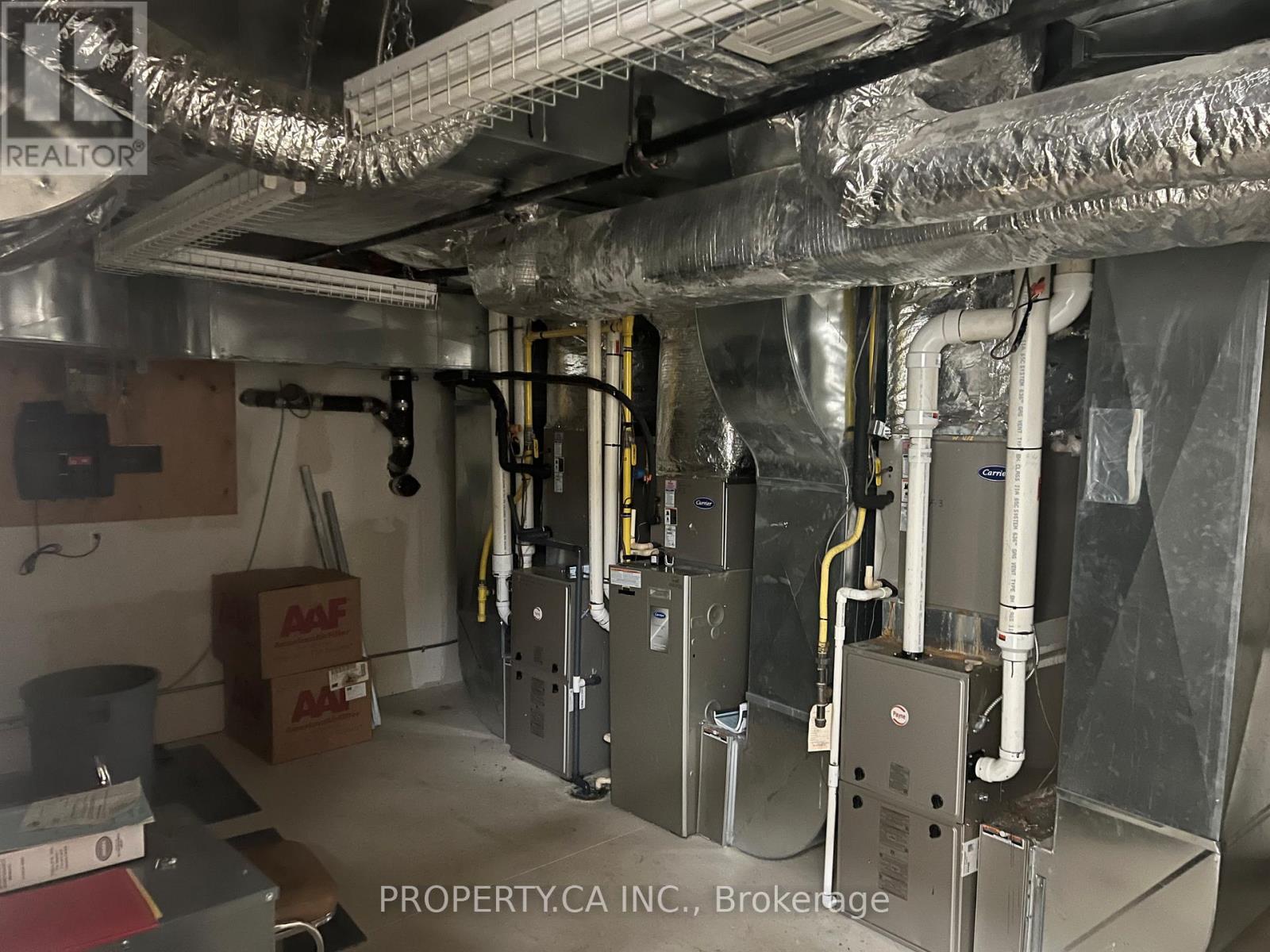 717 Centre Road, Hamilton, Ontario  L8B 0E4 - Photo 15 - X12552830