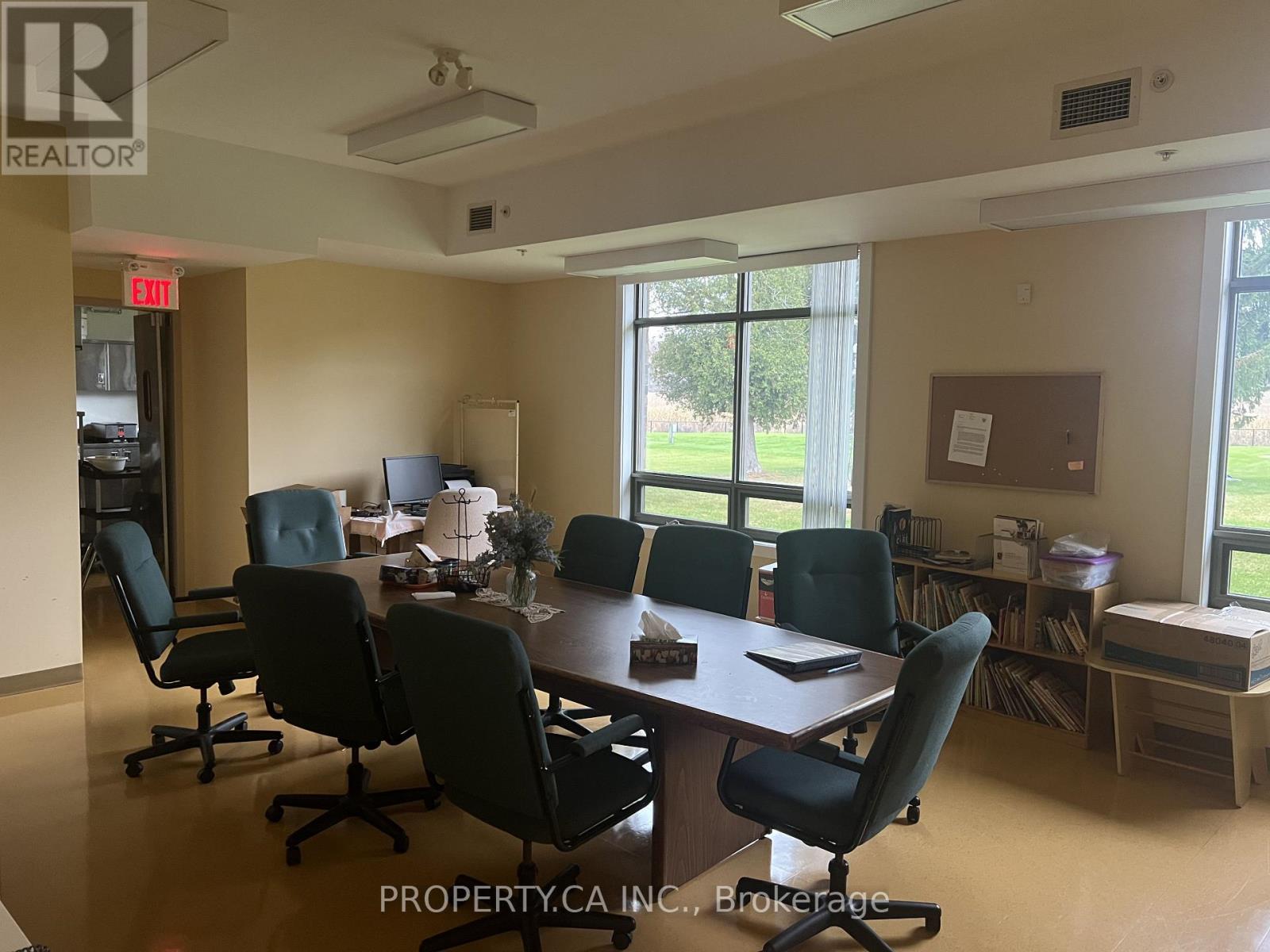 717 Centre Road, Hamilton, Ontario  L8B 0E4 - Photo 6 - X12552830