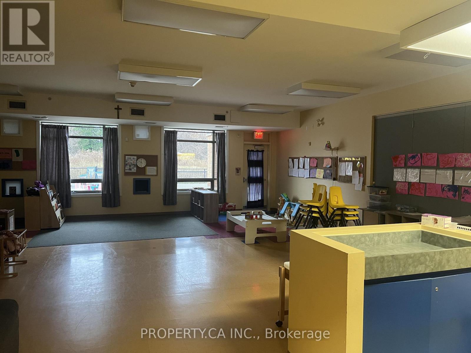 717 Centre Road, Hamilton, Ontario  L8B 0E4 - Photo 7 - X12552830