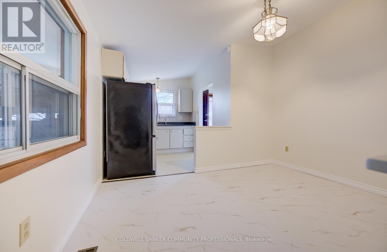 6 Jasmine Street, Hamilton, Ontario  L8V 2M9 - Photo 16 - X12552880