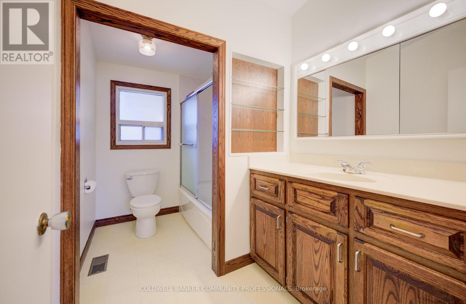 6 Jasmine Street, Hamilton, Ontario  L8V 2M9 - Photo 24 - X12552880