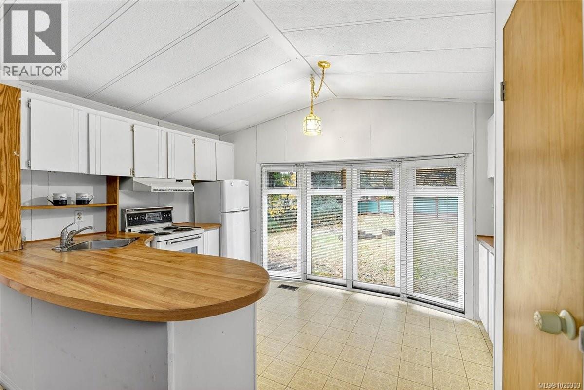 5560 Kitsuksis Rd, Port Alberni, British Columbia V9Y 8V8 - Photo 3 - 1020303