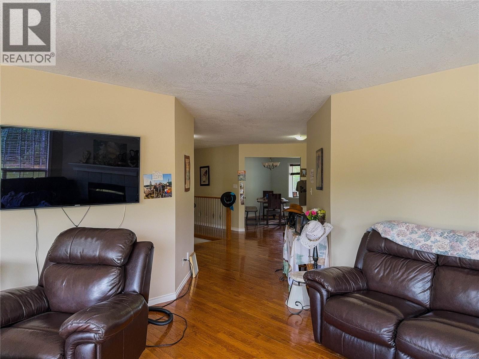 Property at 2075 Parkway Pl image 1