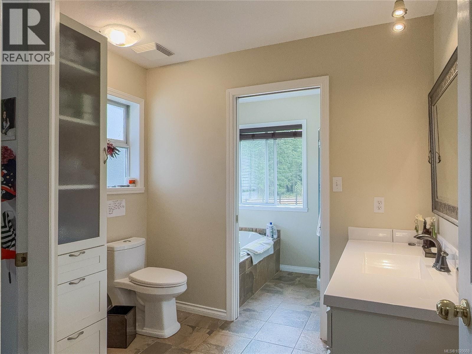 2075 Parkway Pl, Errington, British Columbia V0R 1V0 - Photo 20 - 1020669