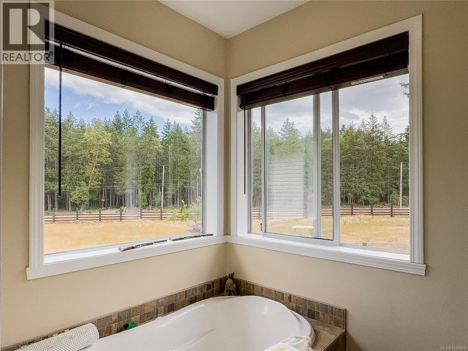 2075 Parkway Pl, Errington, British Columbia V0R 1V0 - Photo 21 - 1020669