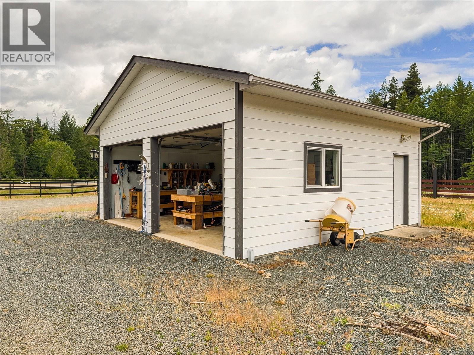 2075 Parkway Pl, Errington, British Columbia V0R 1V0 - Photo 25 - 1020669