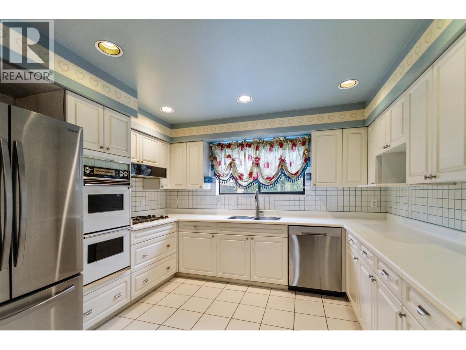 6785 Lochdale Street, Burnaby, British Columbia  V5B 2M9 - Photo 10 - R3068034