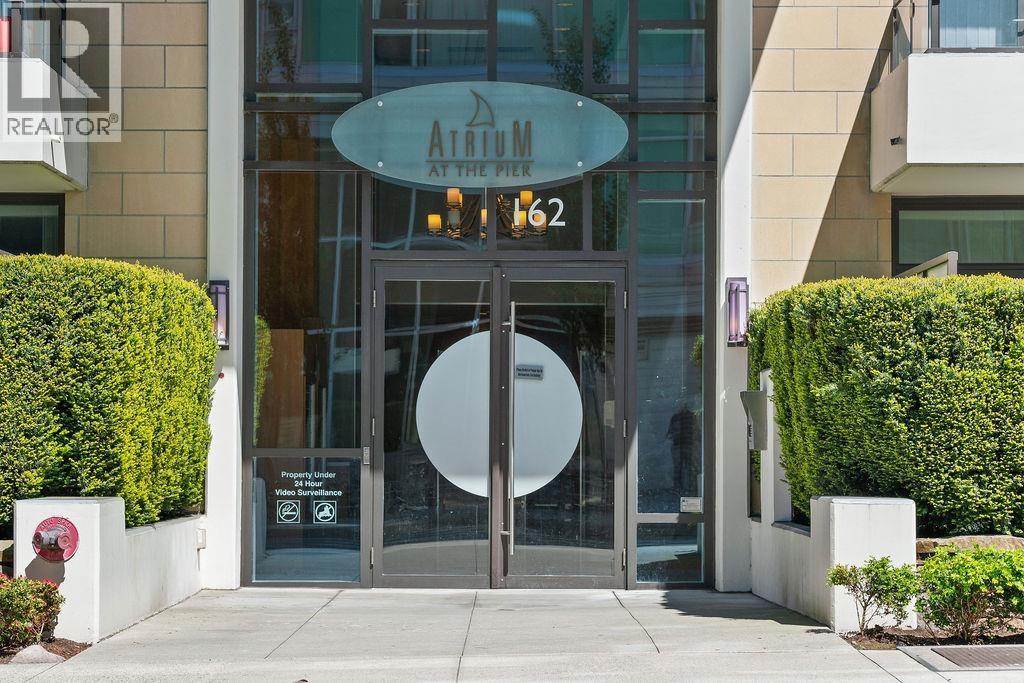 403 162 Victory Ship Way, North Vancouver, British Columbia  V7L 0B4 - Photo 2 - R3067925