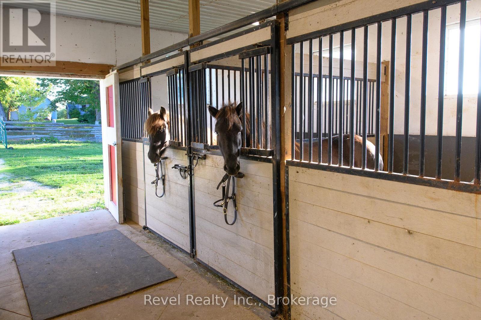 6905 Regent Street, Clearview, Ontario  L9Y 3Z1 - Photo 4 - S12444190