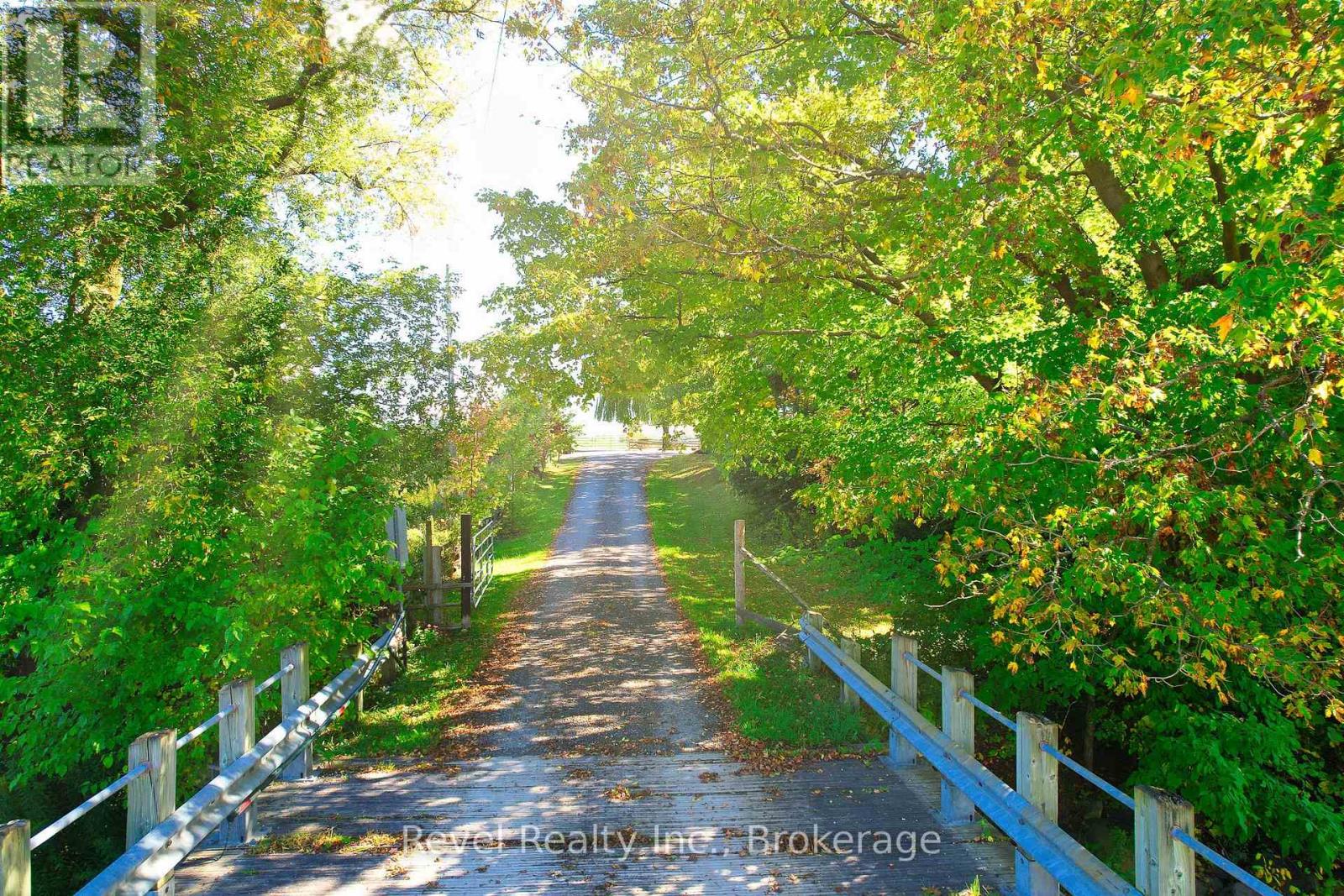 6905 Regent Street, Clearview, Ontario  L9Y 3Z1 - Photo 3 - S12444190