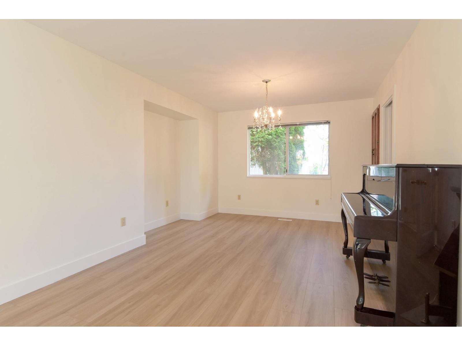 9469 154 Street, Surrey, British Columbia  V3R 9E2 - Photo 6 - R3067884