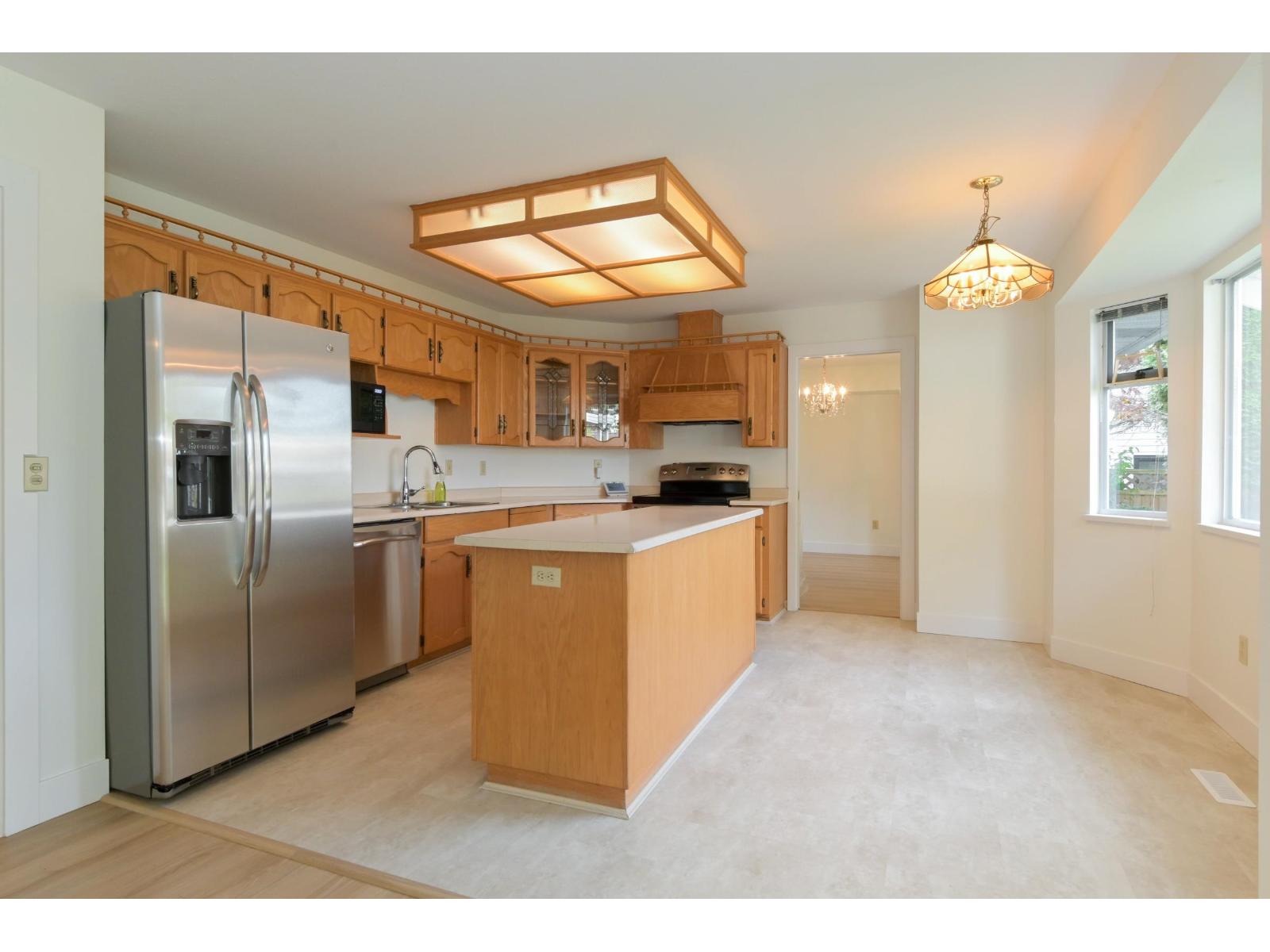 9469 154 Street, Surrey, British Columbia  V3R 9E2 - Photo 11 - R3067884