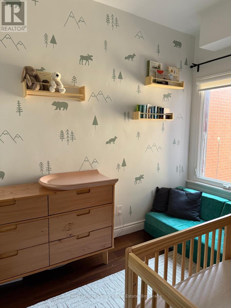 410 Manning Avenue, Toronto, Ontario  M6G 2V7 - Photo 12 - C12553026