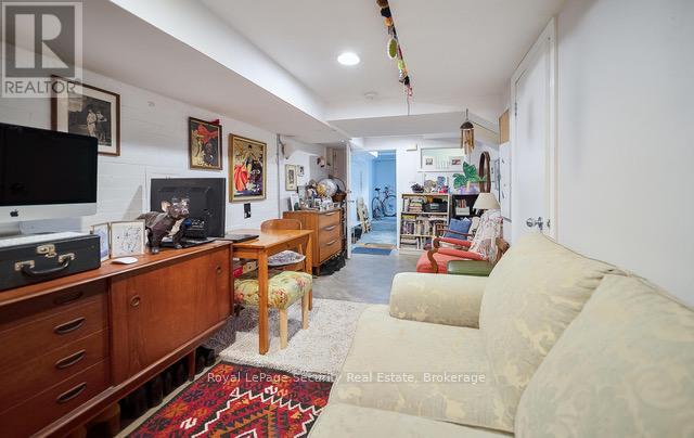 410 Manning Avenue, Toronto, Ontario  M6G 2V7 - Photo 15 - C12553026