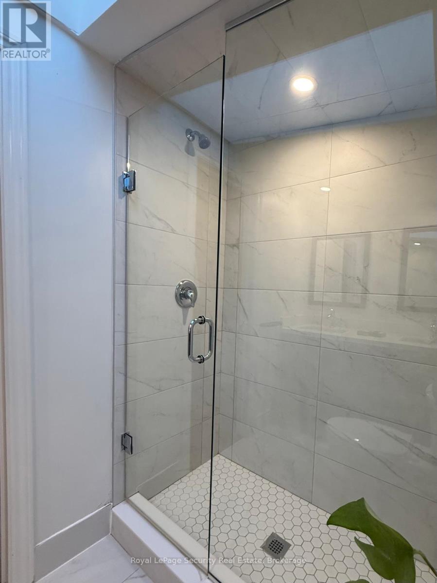 410 Manning Avenue, Toronto, Ontario  M6G 2V7 - Photo 29 - C12553026