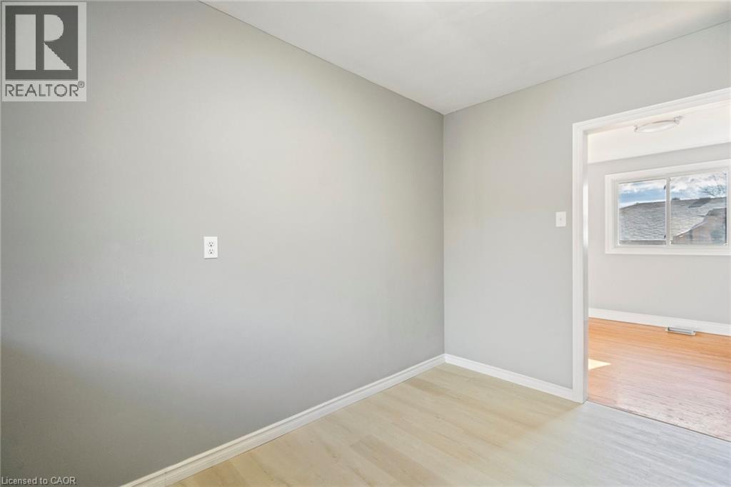 16 Green Meadow Way, Dundas, Ontario  L9H 3Z3 - Photo 11 - 40788567