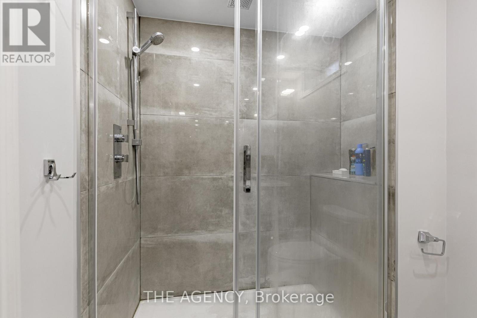 33 Ascalon Drive, Vaughan, Ontario  L6A 0M5 - Photo 29 - N12552996