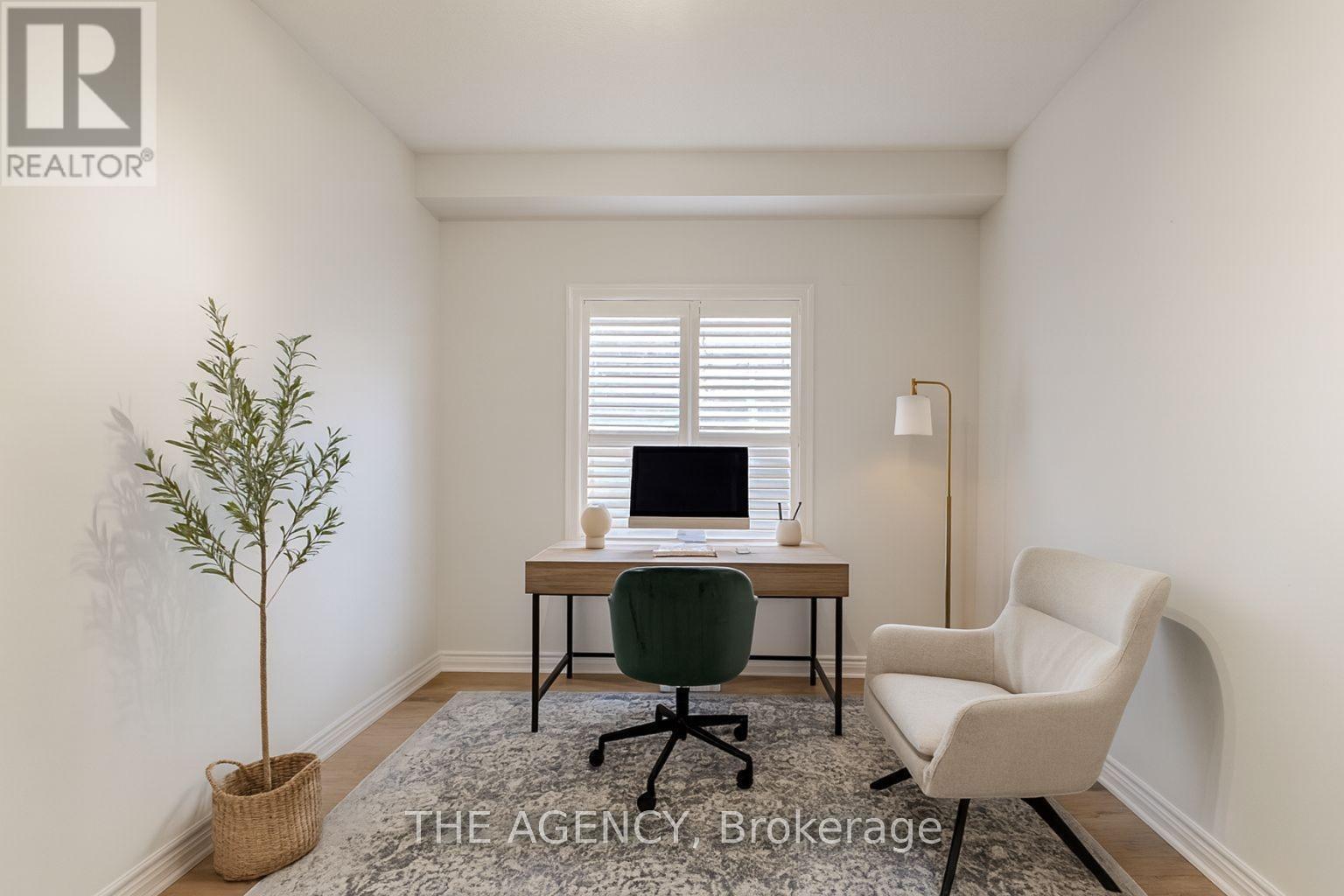 33 Ascalon Drive, Vaughan, Ontario  L6A 0M5 - Photo 4 - N12552996