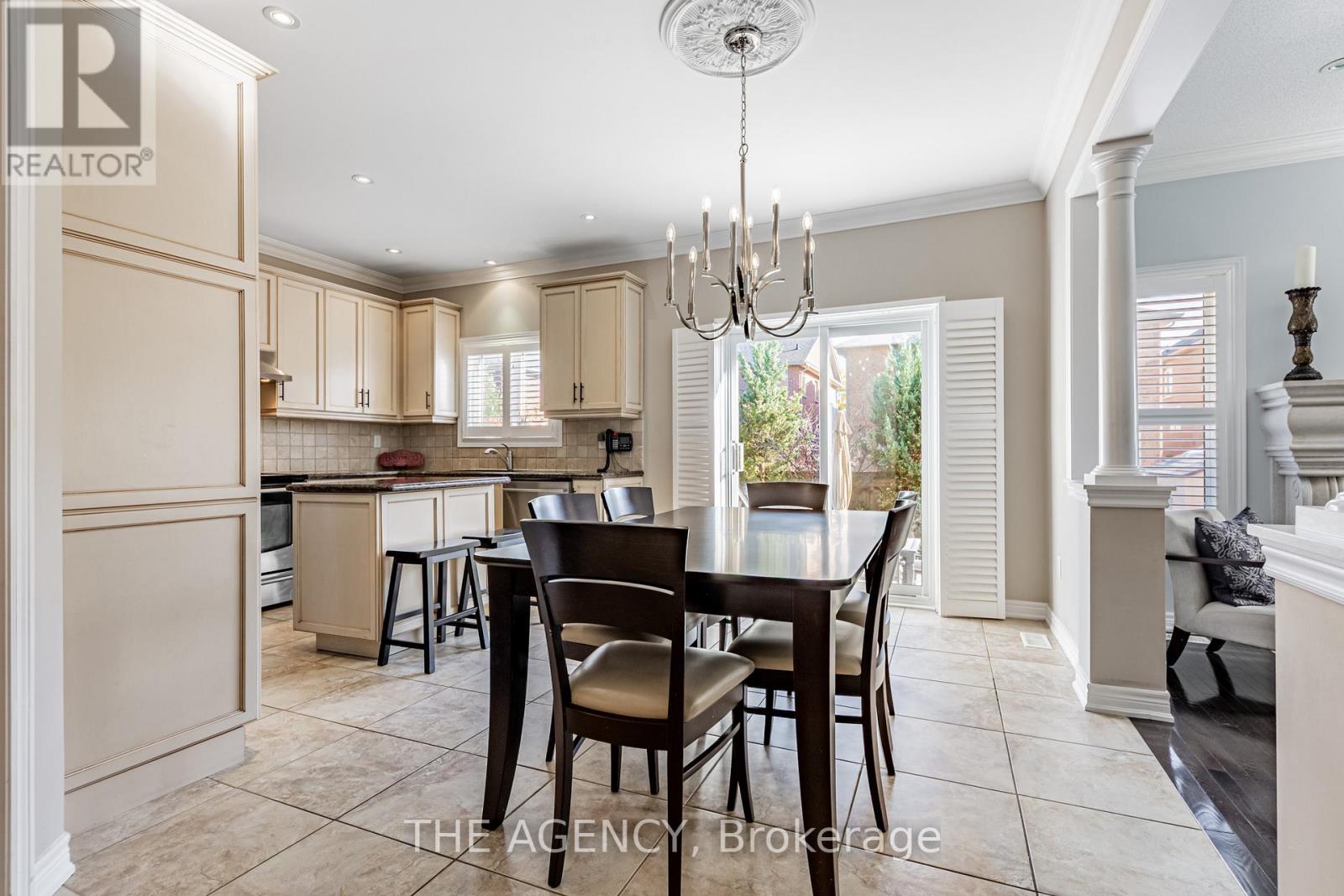 33 Ascalon Drive, Vaughan, Ontario  L6A 0M5 - Photo 6 - N12552996