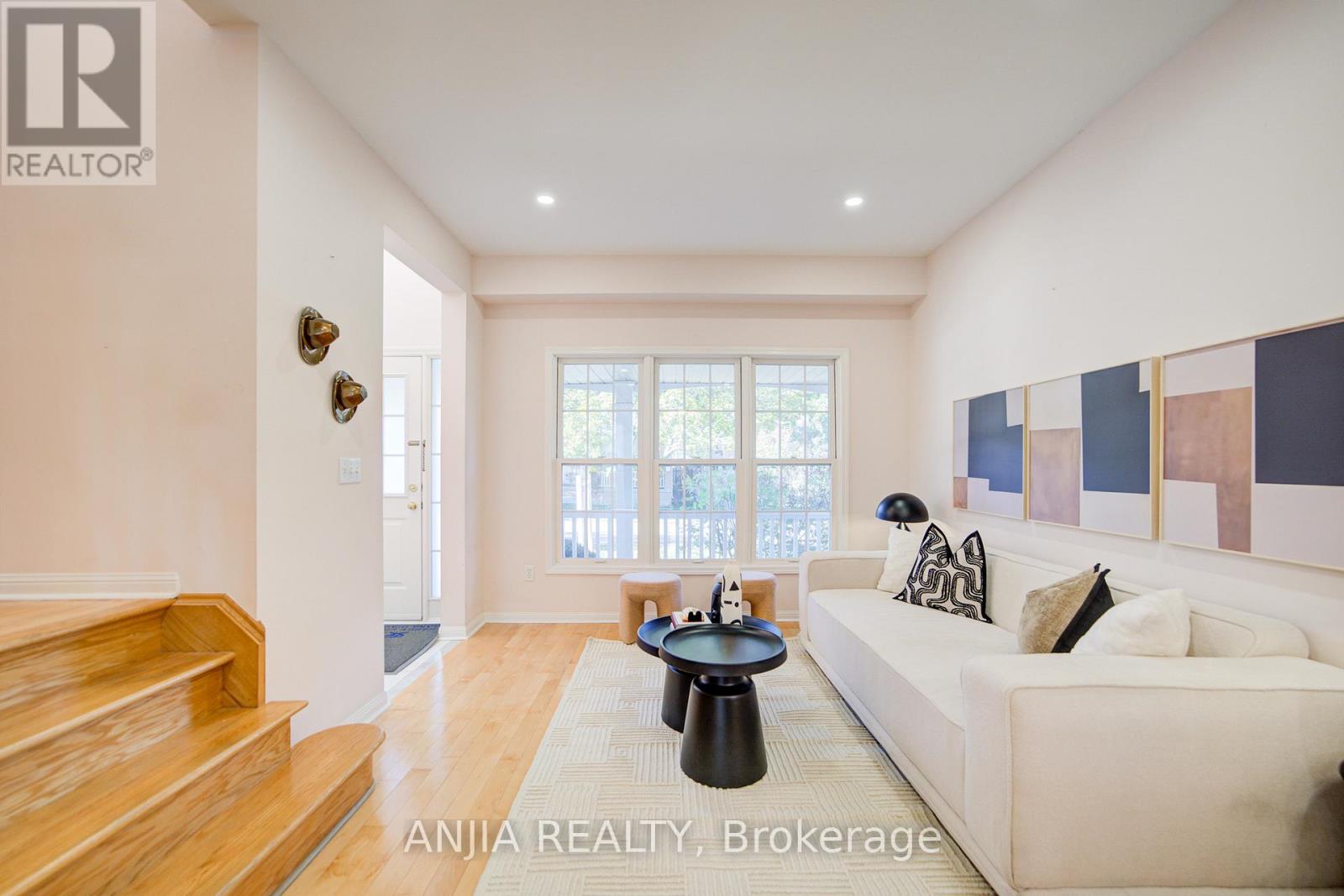 131 Winston Castle Drive, Markham, Ontario  L6C 2G7 - Photo 10 - N12553016