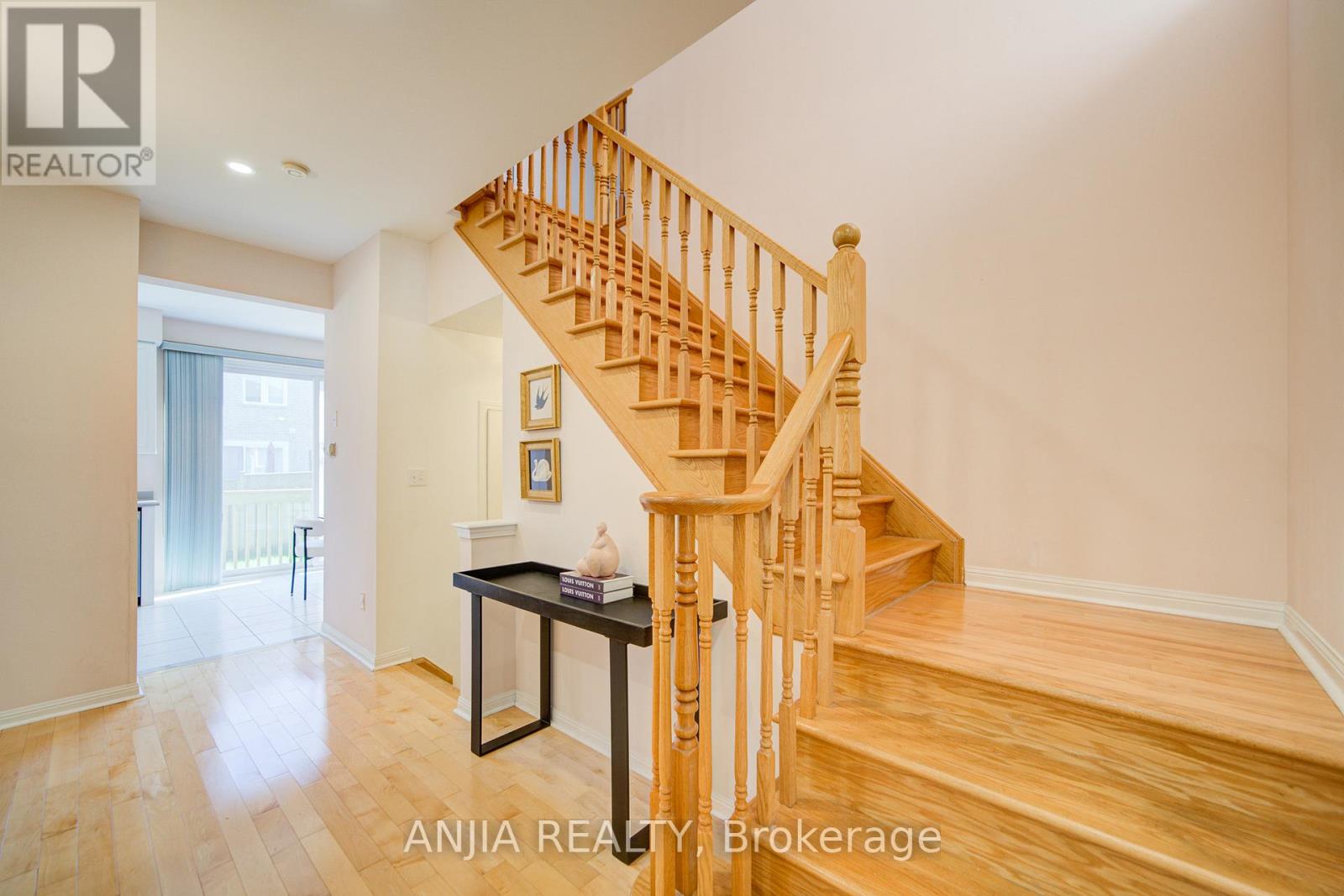 131 Winston Castle Drive, Markham, Ontario  L6C 2G7 - Photo 11 - N12553016