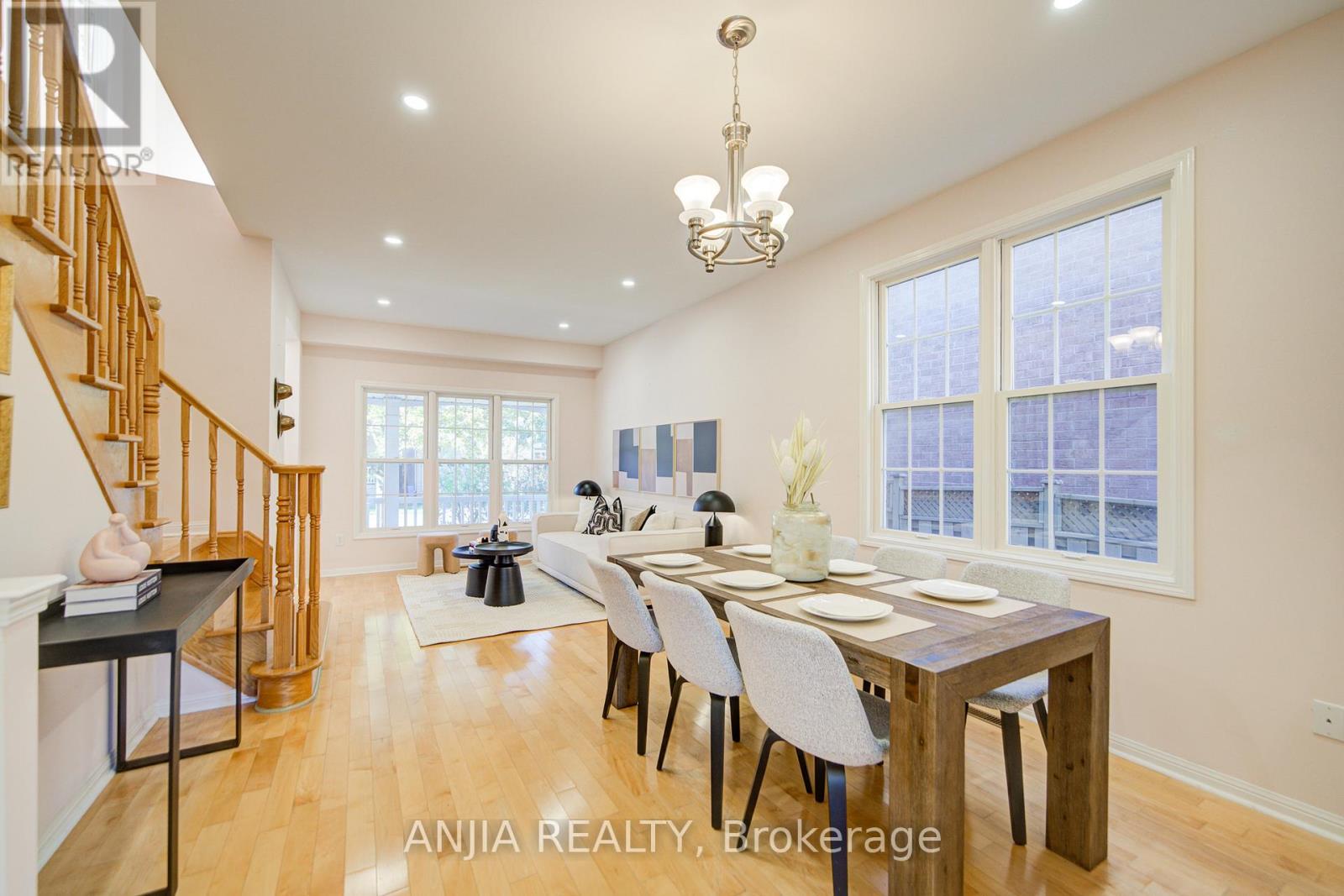 131 Winston Castle Drive, Markham, Ontario  L6C 2G7 - Photo 14 - N12553016