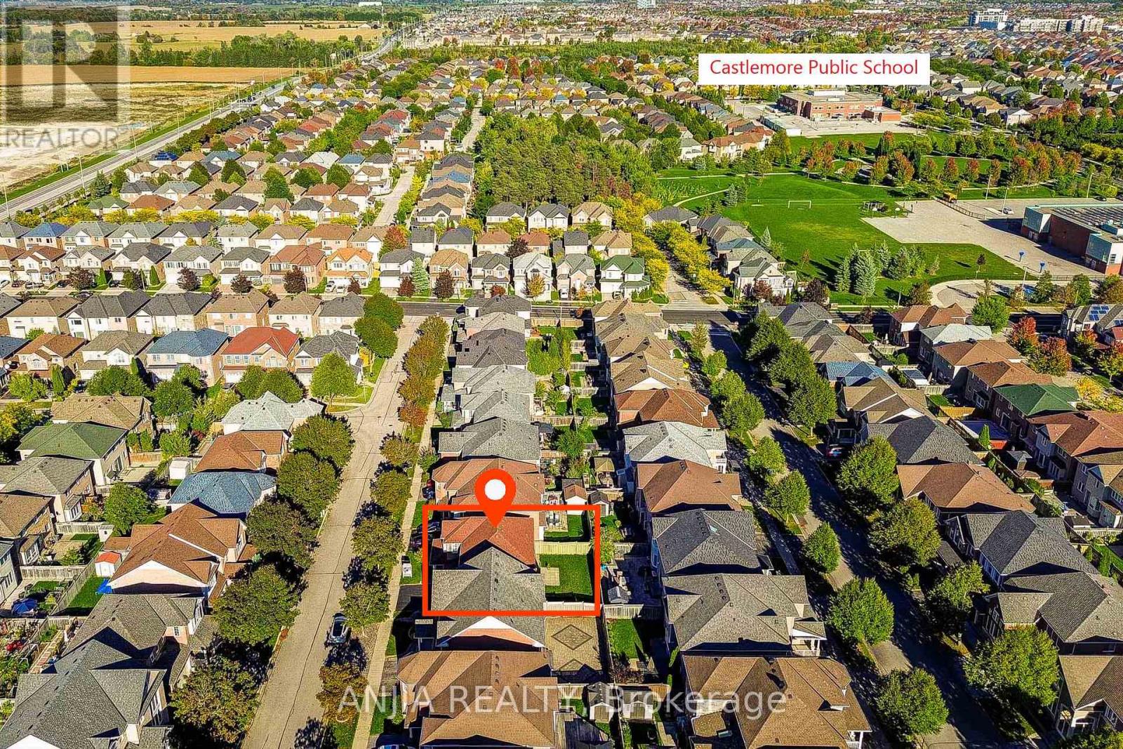 131 Winston Castle Drive, Markham, Ontario  L6C 2G7 - Photo 3 - N12553016