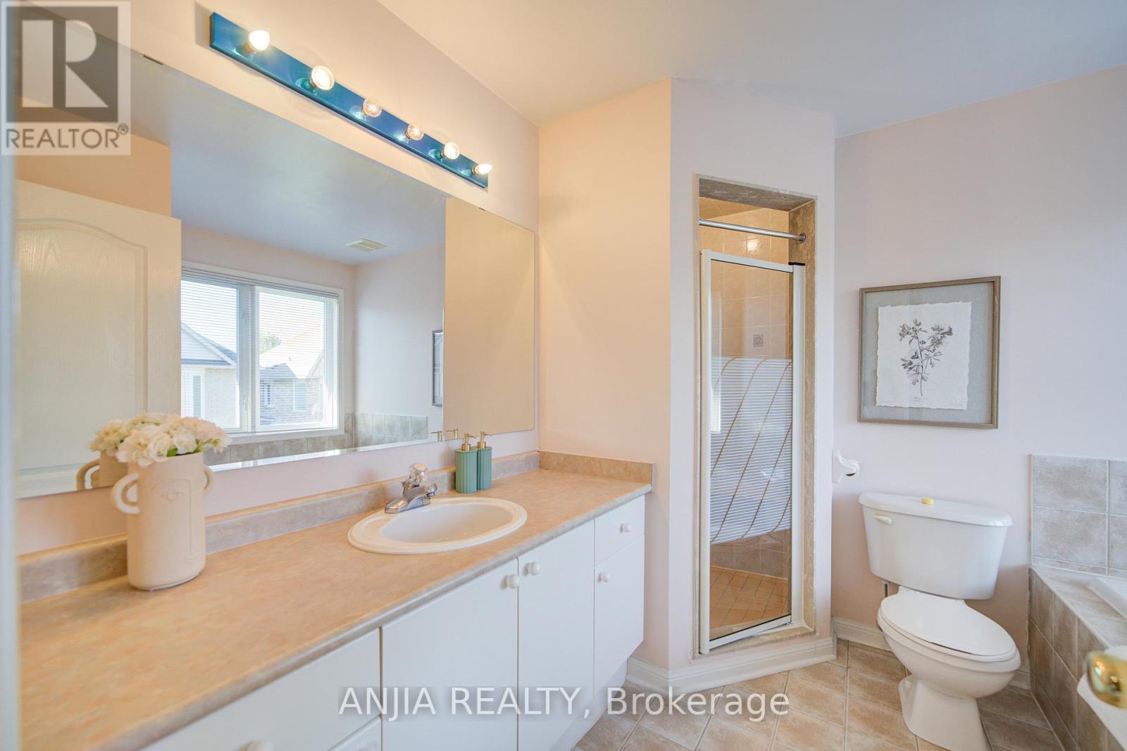 131 Winston Castle Drive, Markham, Ontario  L6C 2G7 - Photo 34 - N12553016