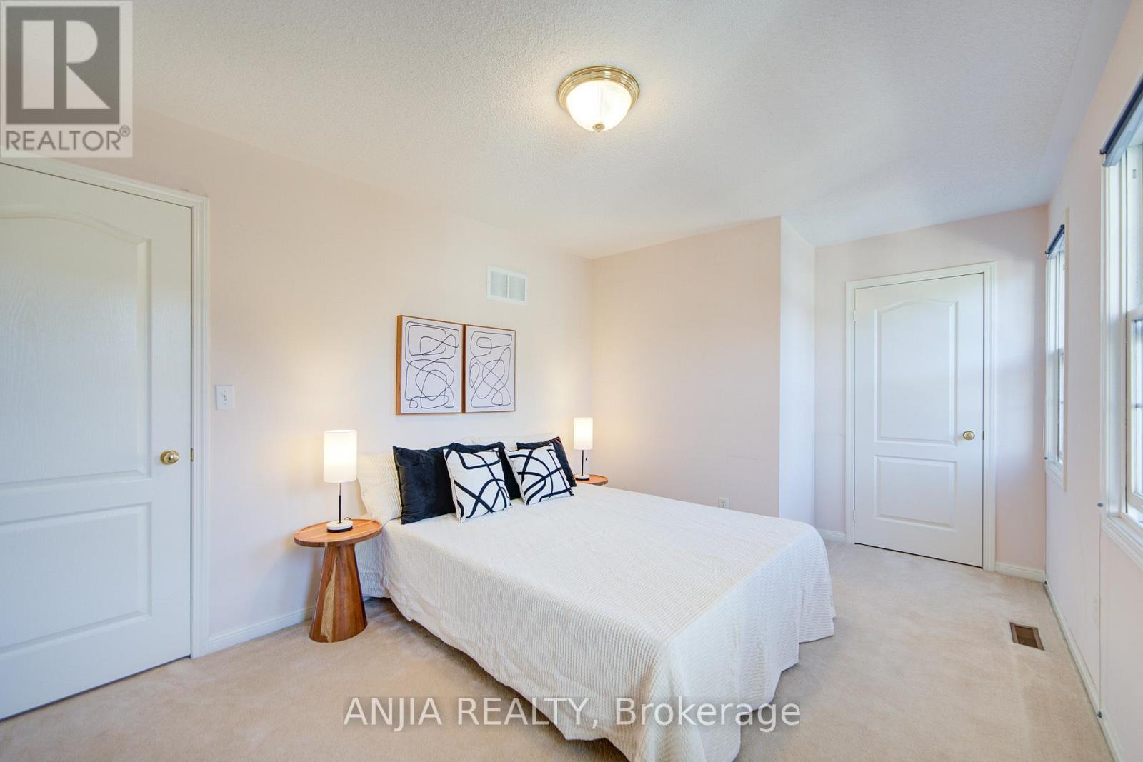 131 Winston Castle Drive, Markham, Ontario  L6C 2G7 - Photo 38 - N12553016