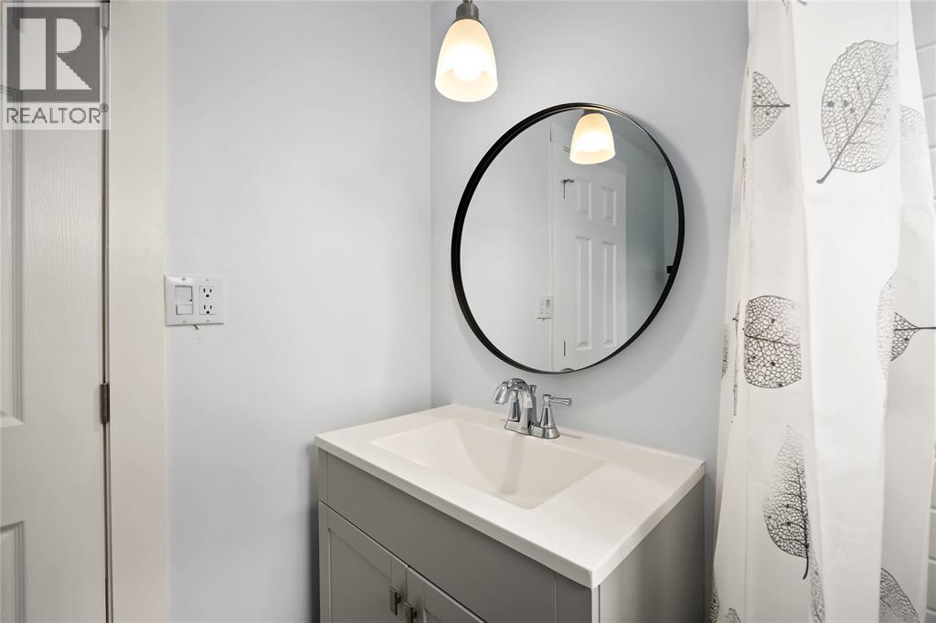 110 Fairview Place, Sarnia, Ontario  N7S 4E1 - Photo 17 - 25024707